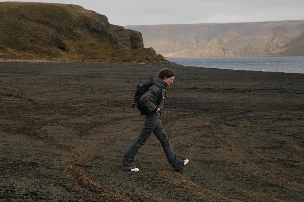 _resource/res/596416/cust/1024x grafika